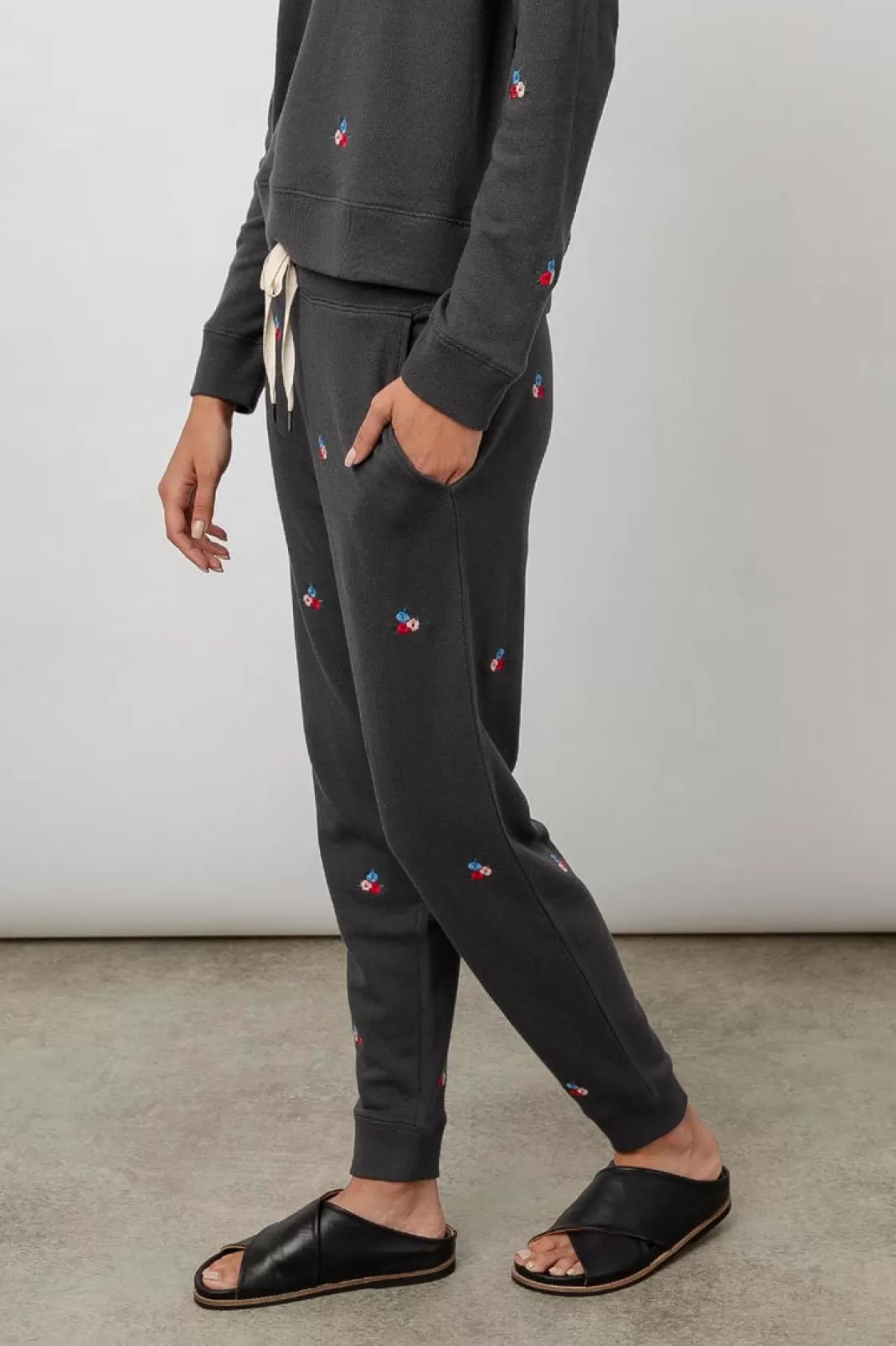 Rails OAKLAND SWEATPANT - VINTAGE BLACK FLOWER BUDS | Women Pants & Shorts | Lounge